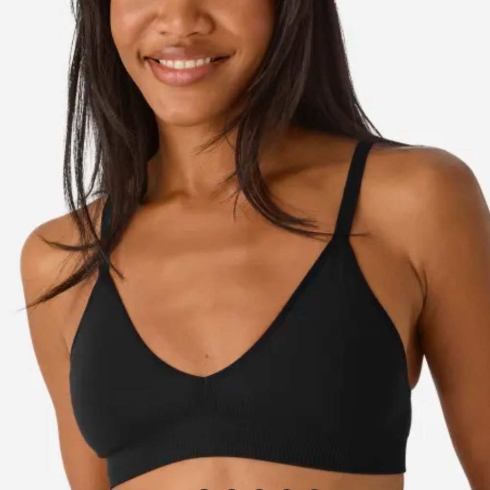 Bombos New in/sealed Packaging Women's Seamless Triangle Bralette in Black